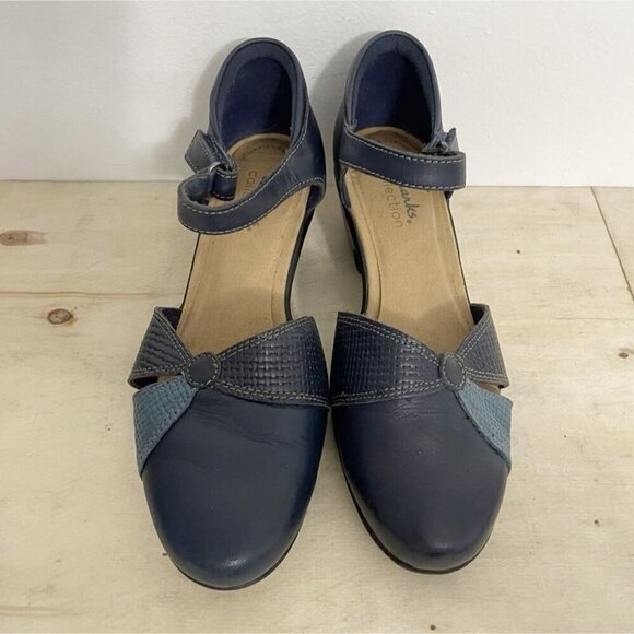 Clarks Collection Size 7 Comfort Shoe Heels Navy Blue Strap Closed Toe - Picture 5 of 10